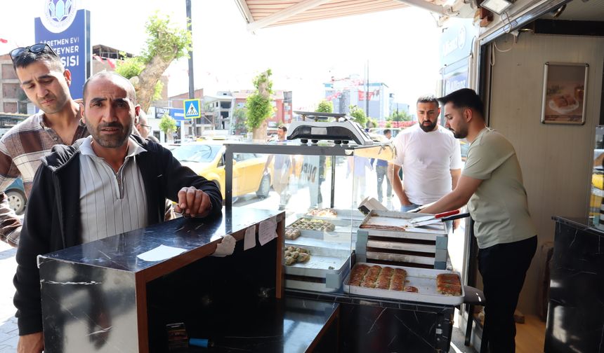 Maliyetler Artsa da Bayram Sofralarının Sultanı Yine Tatlı! En Çok Tercih Edilen İse...