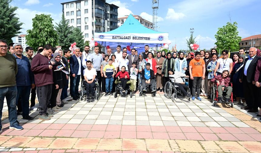 Malatya Battalgazi'de Özel Bireylere Kutlama!