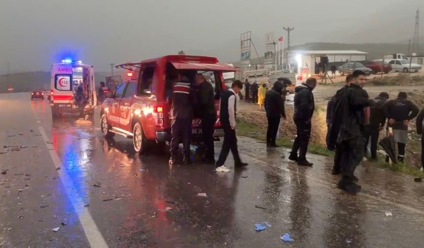 Son Dakika: Malatya’da Yolcu Otobüsü Şarampole Devrildi! Ölü Ve Yaralılar Var