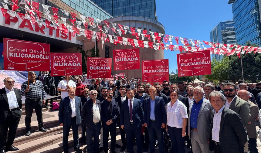 İhraç Edilmişti, Ankara'da Ortaya Çıktı! Malatya'dan CHP Genel Merkezi'ne Çıkarma