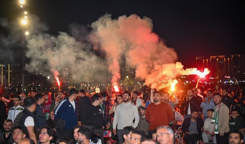 Malatya Ayakta! Yeşilyurtspor Finalle Şehri Ayağa Kaldırdı