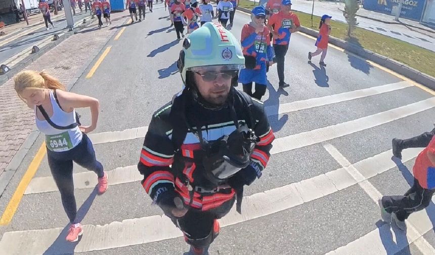 Malatya’daki Maratonda En Çok Onu Konuştular! 20 Kiloluk Ekipmanla Koştu