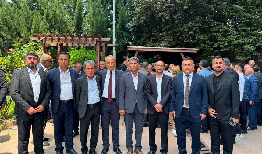 Ankara'da CHP'li gruplar arasında tarihi restleşme: Malatya heyeti Kılıçdaroğlu'na destek için Genel Merkez'de!