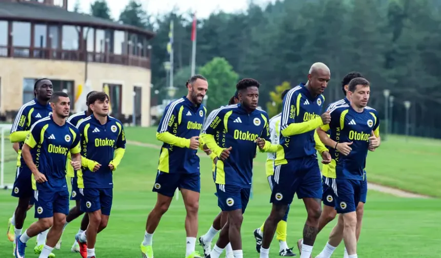Fenerbahçe'de son dakika şoku! Yeni transfer sedyeyle terk etti, acı haber geldi...