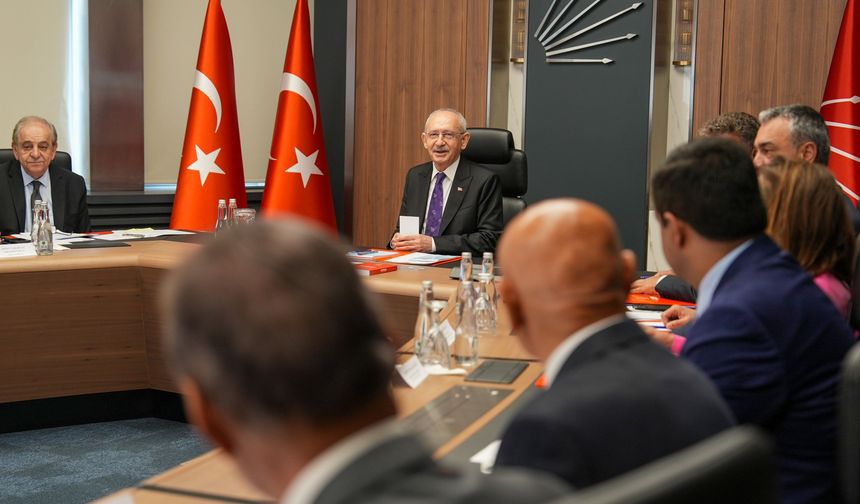 CHP'de Yeni Deprem! Veli Ağbaba Disipline Sevk Edildi!