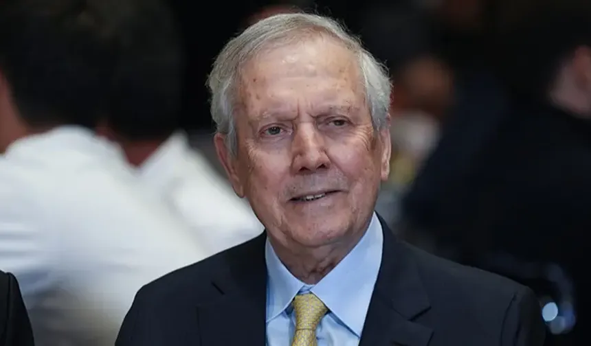 Aziz Yıldırım ile Orhan Demirel Arasında Divan Kurulu Gerilimi! Salonda Dikkat Çeken Diyalog
