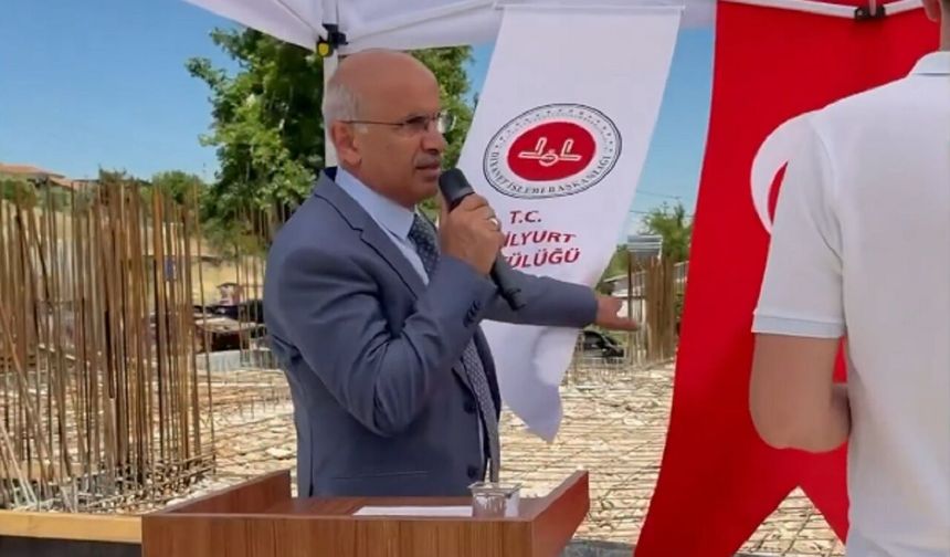 Başkan Sami Er Hatayı Görür Görmez Temel Atmayı Durdurdu