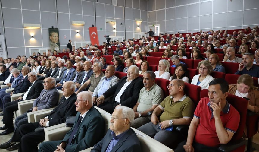 Malatya'daki Konferansta Dikkat Çeken Sözler: "Atatürk Savaşın Ortasında Bile O Kararı Aldı!"