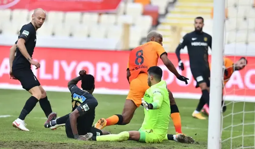 YMS’nin gözdesiydi, Süper Lig ekibine imza attı!
