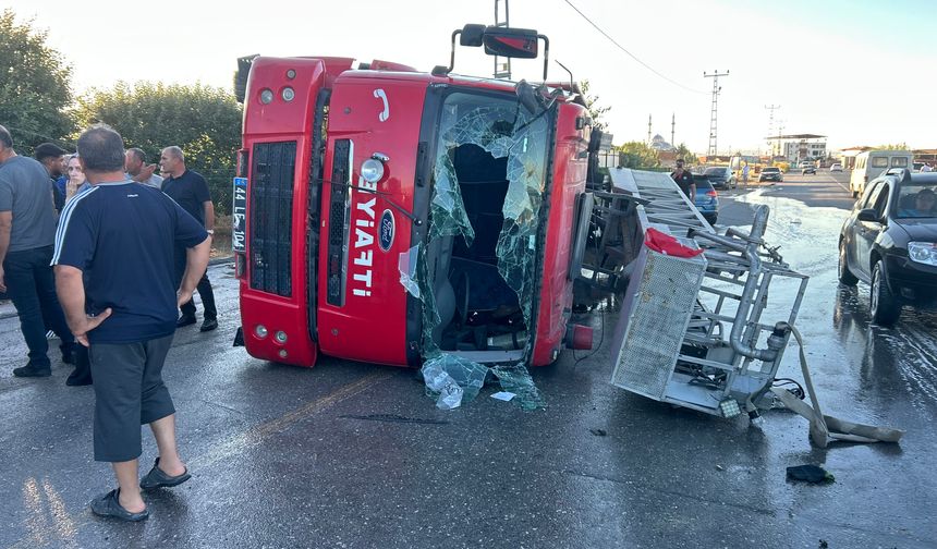 Malatya'da Göreve Koşan İtfaiye Aracı Devrildi: Yaralılar Var!