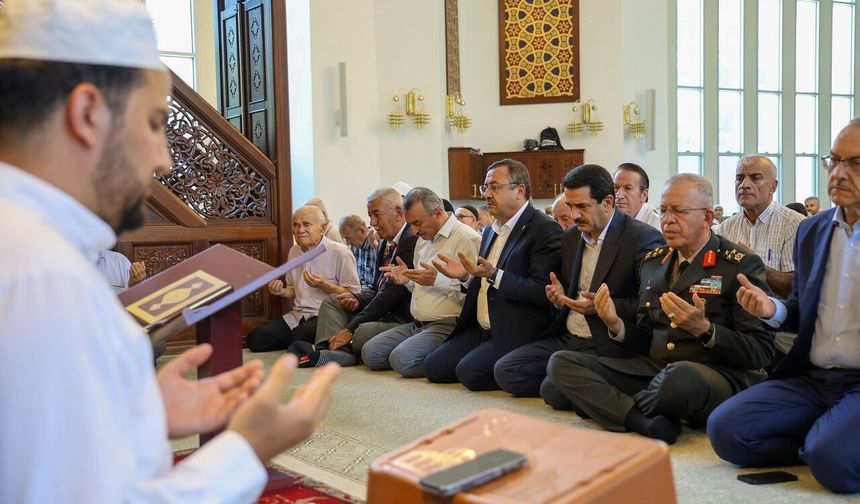 Mevlid Kandili’nde yapılacak ibadetler neler? Dua, namaz, Kur’an ve salavat