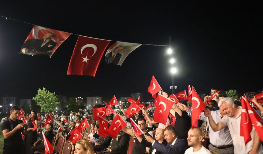 Malatya’da 15 Temmuz Ruhu Yeniden Canlandı: Kent Parkı’nda Binler Bir Araya Geldi