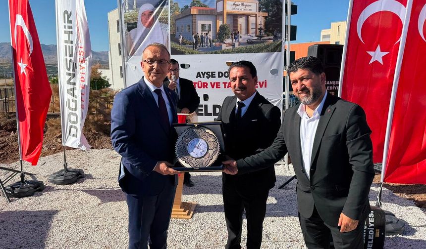 Latif Doğan'dan Memleketine Anlamlı Vefa! Annesinin Adını Bu Eserle Yaşatacak