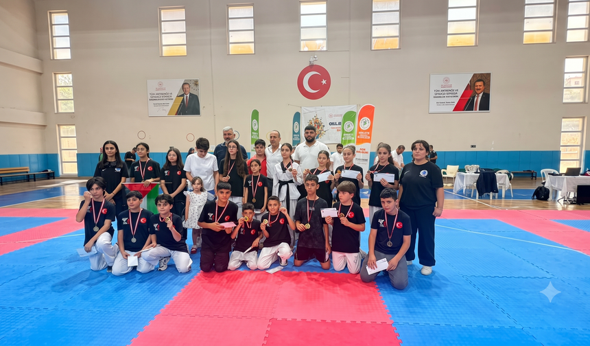 Malatya'nın Minik Şampiyonları Zirvede! 18 Madalya ve 3 Kupa Birden