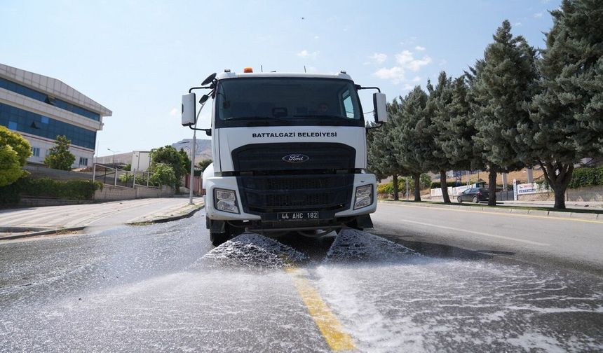 Battalgazi’de Temizlik Seferberliği: İki Mahallede Ekipler Sahaya İndi