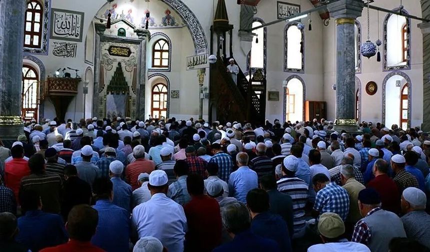 Göndermeli Ve Özlü Sözlü En Güzel Cuma Mesajları!