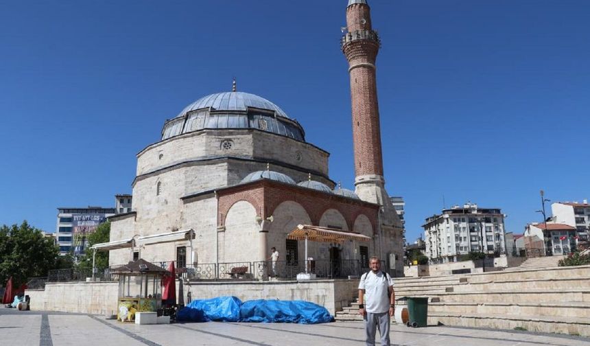 İlahi Aşkın Peşinde Yollara Düştü: Giresun’dan Kabe’ye Yürüyor