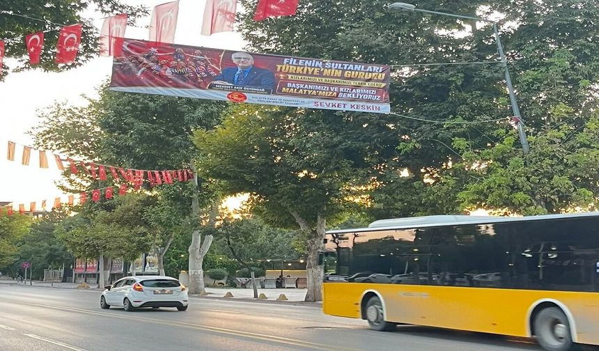 Malatya'dan Filenin Sultanları'na Anlamlı Jest! Şampiyonluk İçin Pankart Astılar