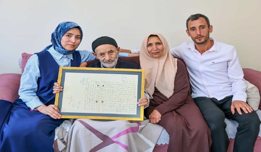 113 Yıl Sonra Gelen Mektup Yürekleri Burktu! Sivaslı Aileye Tarihi Emanet