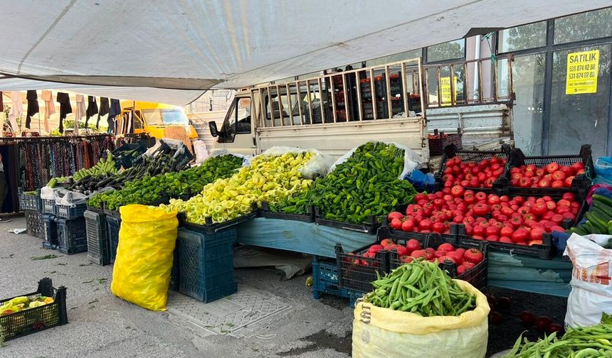 Malatya’da Pazarda Kış Telaşı Başladı! Tezgahlarda Bu Ürünler Kapış Kapış Satılıyor..