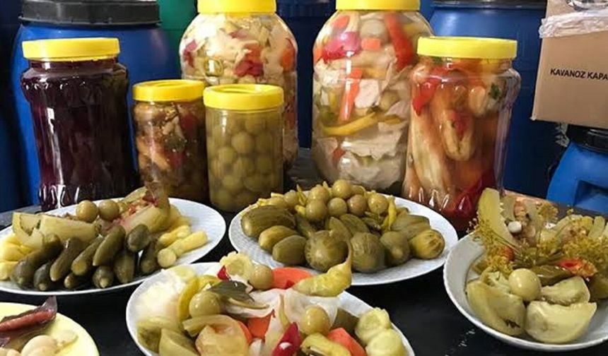 Turşu Kurmanın Tam Zamanı! İşte Sofralara Lezzet Katacak Tarifler
