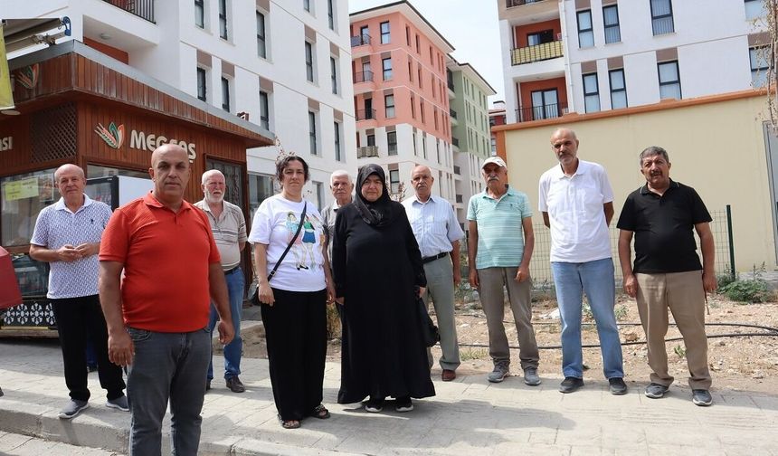 Malatya’da MOTAŞ’a Büyük Tepki! O Mahalle Ayağa Kalktı: “Bir Buçuk Saatte Bir Otobüs mü Gelir?”