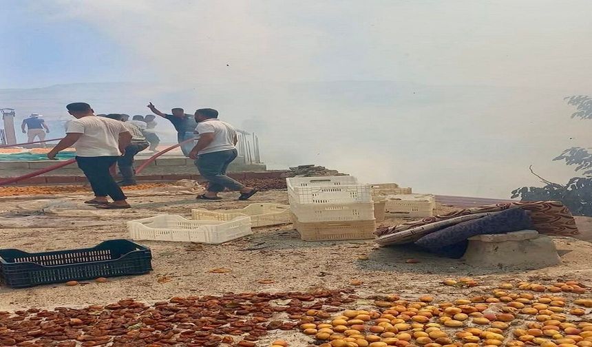 Darende'de Alevler Evlere Ulaştı! Vali Yavuz Bölgeye Hareket Etti