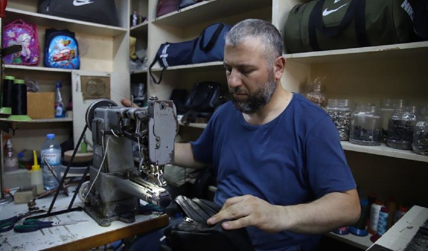 Babasından kalan mesleği yarım asırdır yaşatıyor: Çırak bulmakta zorlanıyor