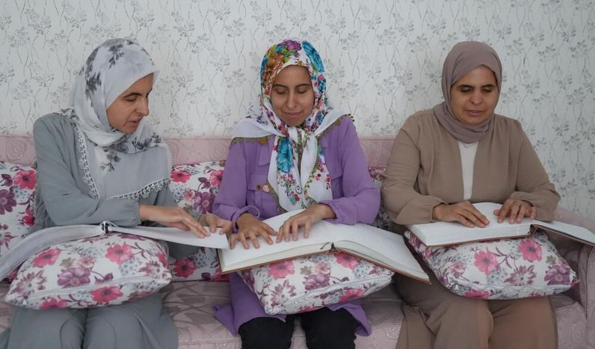 Görme engellerini aştılar! Üç kardeş üniversiteyi kazanarak büyük başarıya imza attı