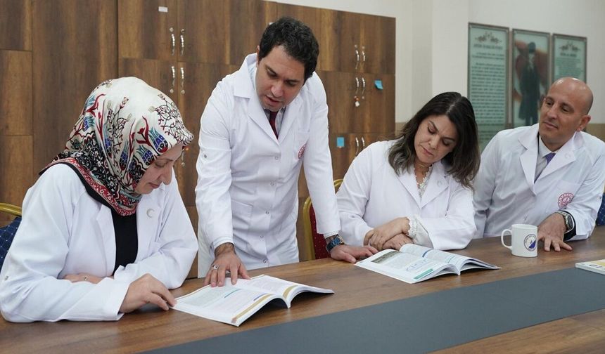 Öğretmenler Dikkat! Önlüklerde Yeni Dönem Başlıyor: Standartlar Belli Oldu