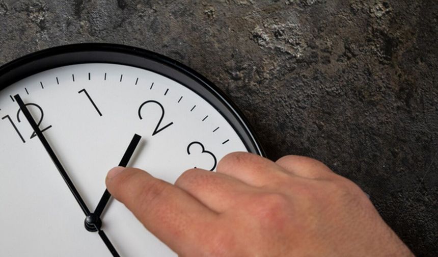 Milyonlar Bu Sorunun Cevabını Bekliyordu! Saatler Geri Alınacak mı?