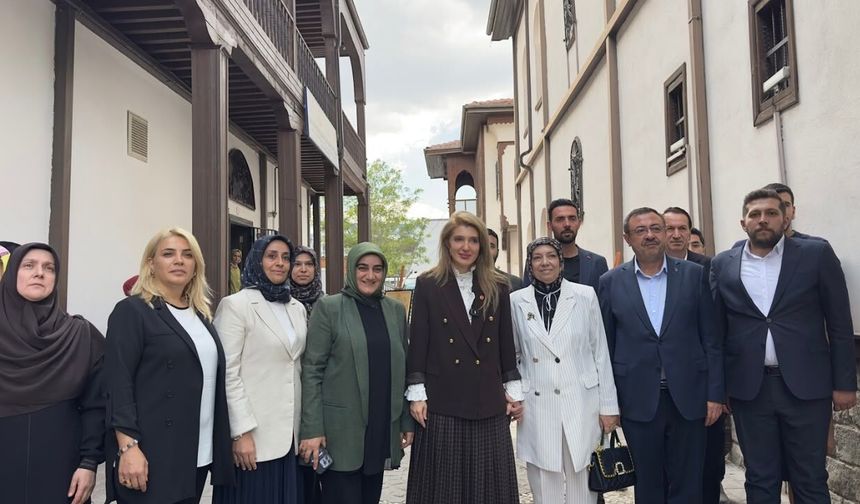 Malatya’da Kadınların Geleceği Konuşuldu: Babacan Ve Ölmeztoprak’tan Dikkat Çeken Mesajlar