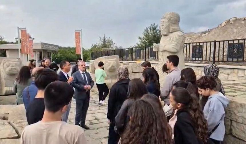 İstanbul’dan Gelen Öğrenciler Malatya’nın Tarihi Ve Doğal Güzelliklerini Keşfetti