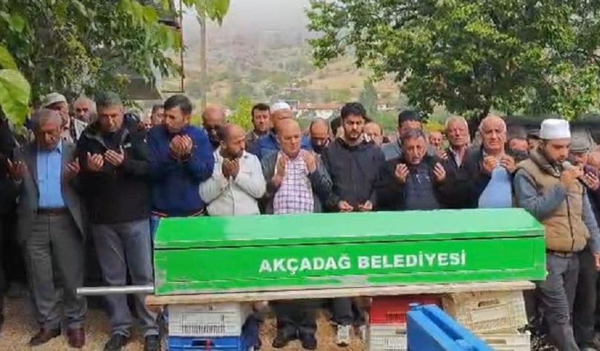 Annesinin Vefat Haberini Aldıktan Sonra Kendisi Kalp Krizi Geçirmişti: Anne ve Oğlu Defnedildi...