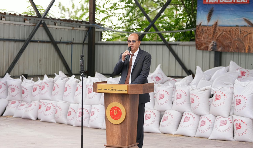 Yeşilyurt’ta Üreticilere 60 Ton Arpa Dağıtıldı! Üç Yıllık Rakam Dikkat Çekti