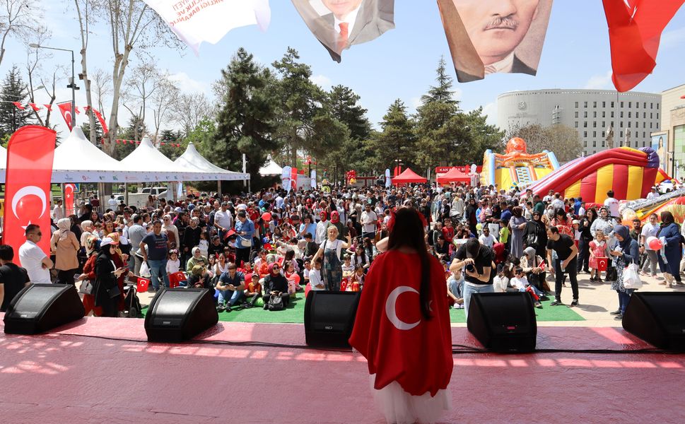 23 Nisan Malatya'da bir başka: Minikler geri dönüşüm kahramanı oldu!