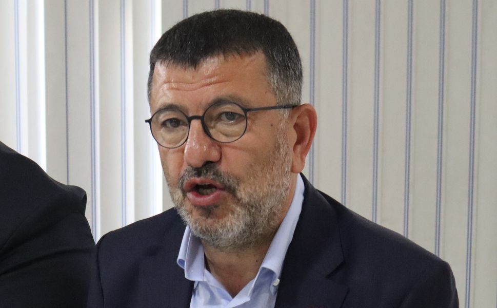 Ağbaba sert konuştu: “PKK’ya, Kandil’e öpücük gönderiyorlar, CHP’yle savaşıyorlar”