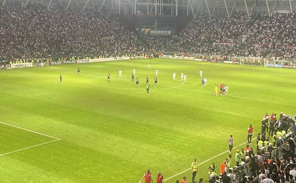Statta Anons Yapılmadı İddiası: Elazığspor-Vanspor Maçında Akıllarda Kalan Soru!