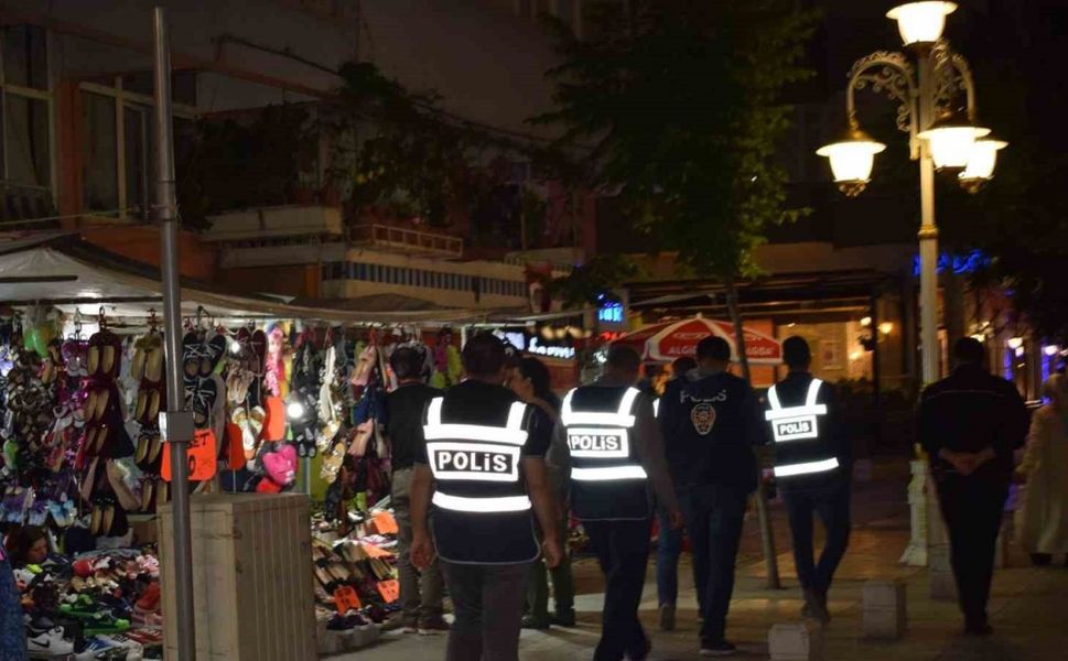 Yüzüncü Yıl Parkı’nda Şok Denetim! Polis Ne Buldu?
