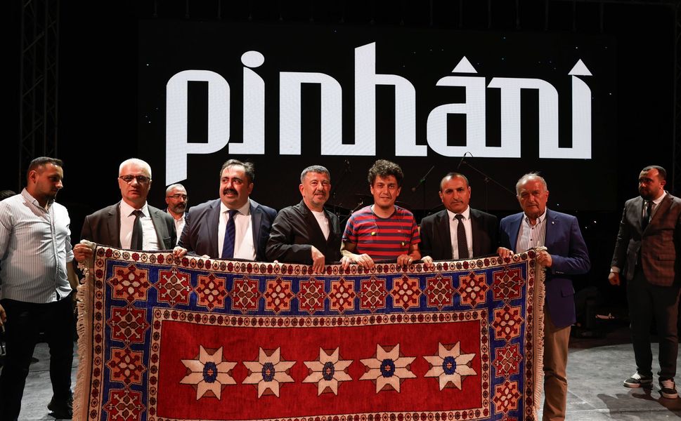 Ağbaba sözünü tuttu, Pinhani Malatya’yı coşturdu!
