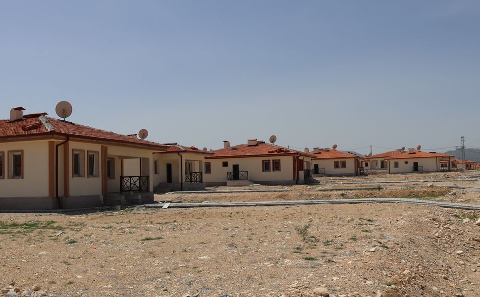 Akçadağ İkincilerde kuralar çekildi, evler bitmedi!