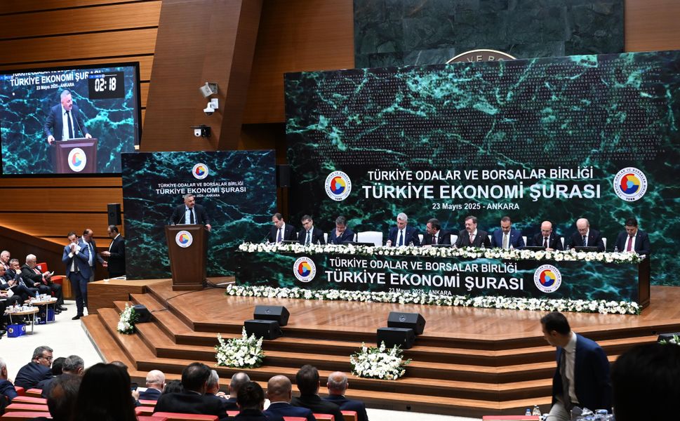 Sadıkoğlu, Ekonomi Şurası'nda konuştu:  Ankara’dan acil destek istedi