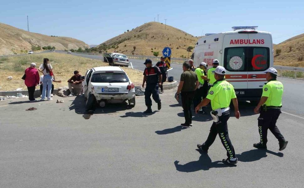 Malatya'da Ölümcül Kaza: Kavşakta Otomobiller Çarpıştı, 1 Ölü