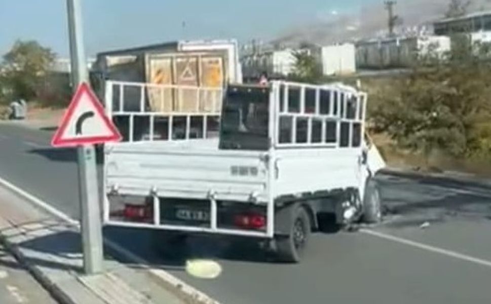 Hafriyat kamyonu ile kamyonet çarpıştı: 1 ölü