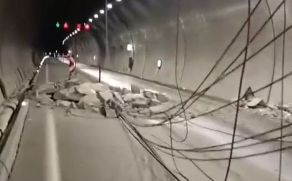 Erkenek Tüneli’nde Korkutan Göçük! Trafik Durdu