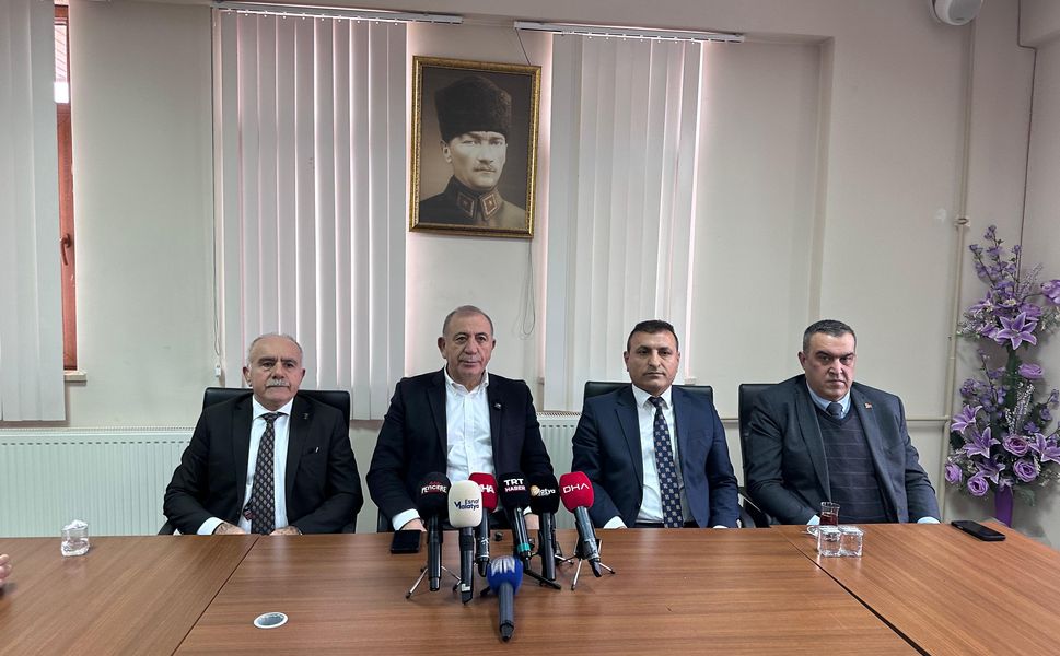 CHP’de Yazıhan Gerilimi: Gürsel Tekin Göçer’e Destek İçin Malatya’da