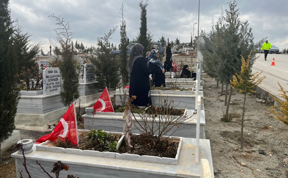 Malatya’da depremin 3. yılı: Mezar taşlarında aynı tarih, aynı acı