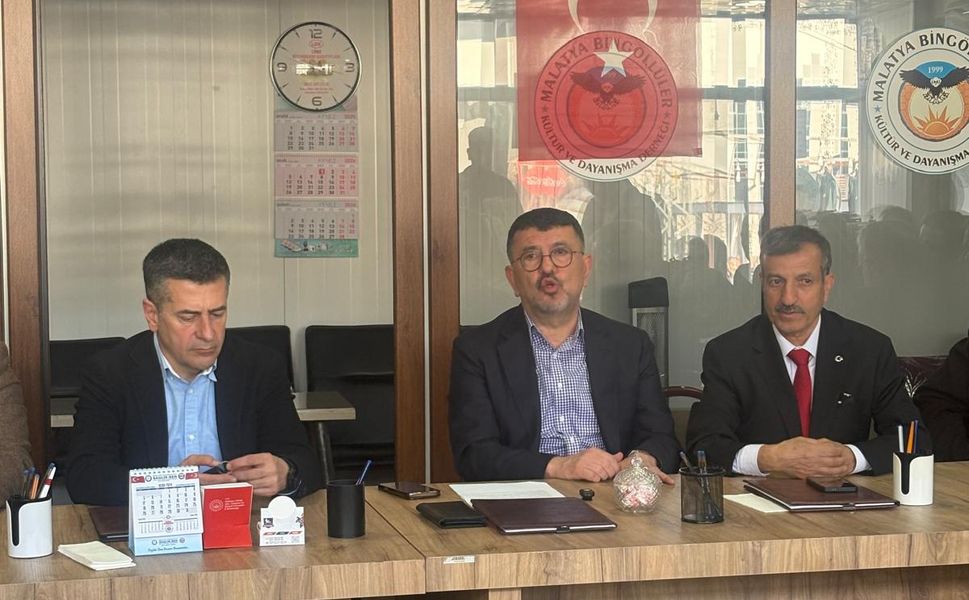 Veli Ağbaba’dan Malatya’da Sert Mesajlar: “Emekliler Geçinemiyor, Sanayi Kan Kaybediyor”