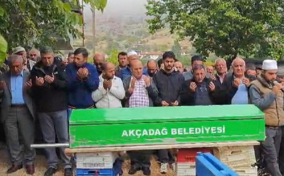 Annesinin Vefat Haberini Aldıktan Sonra Kendisi Kalp Krizi Geçirmişti: Anne ve Oğlu Defnedildi...