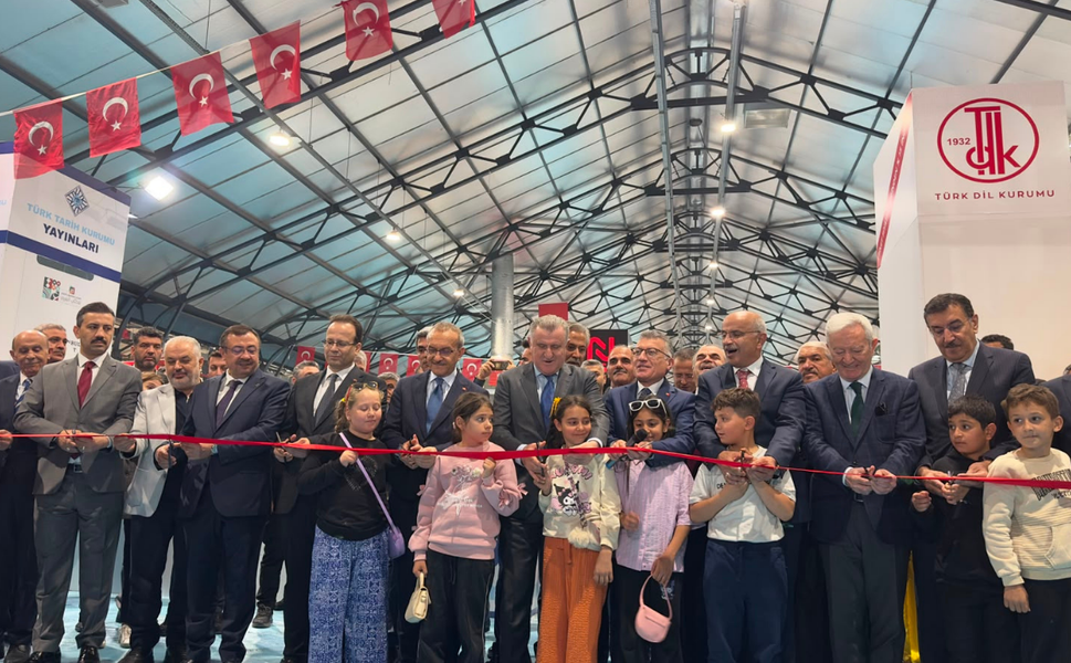 Malatya Kitap Fuarı Açıldı! Bakan Bak’tan Ailelere Önemli Çağrı